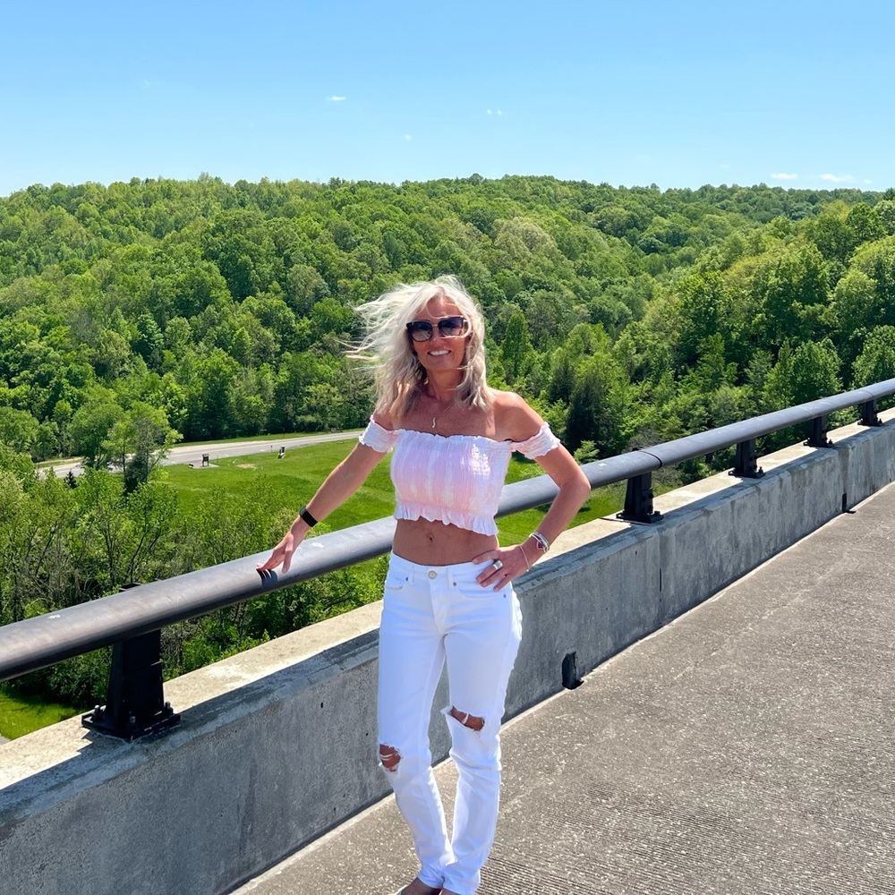 Meet your Posher, Crystal